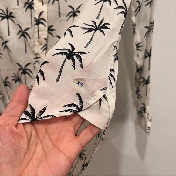 American Eagle Womens Size X s Palm Tree Button Down Shirt Pockets vacation chic - Picture 3 of 7